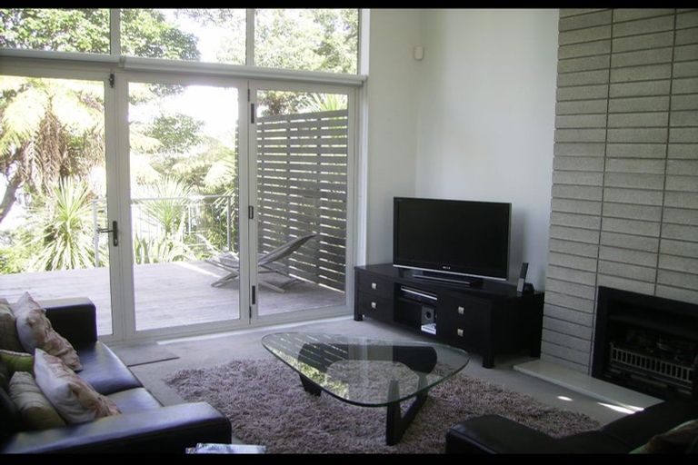 Photo of property in 53 Arapito Road, Titirangi, Auckland, 0604