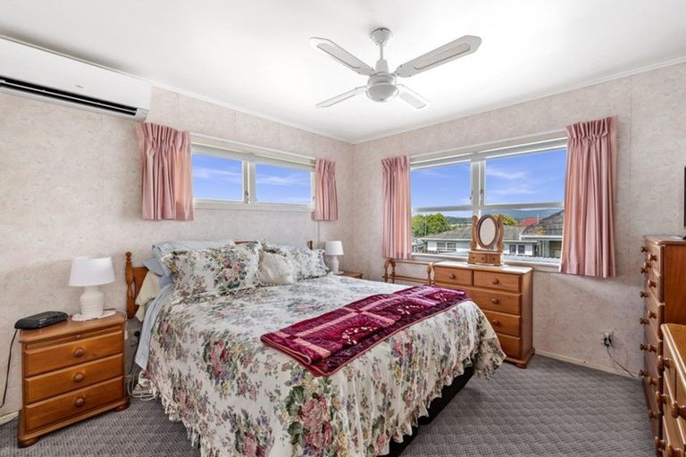 Photo of property in 17 Kaikoura Street, Henderson, Auckland, 0612