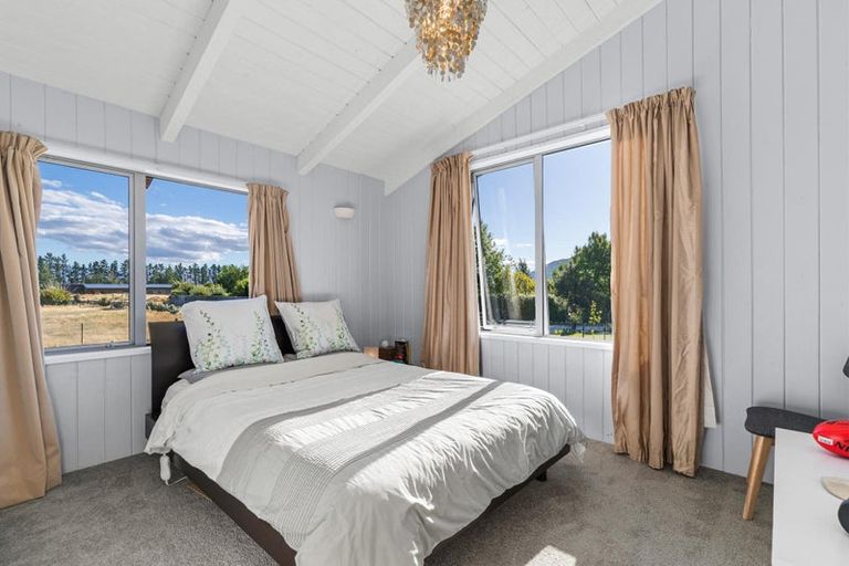 Photo of property in 17 Lichen Lane, Lake Hawea, Wanaka, 9382