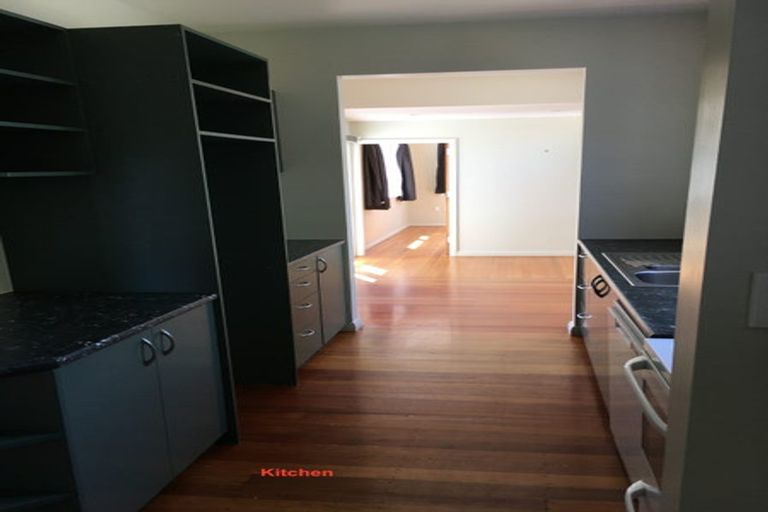 Photo of property in 2 Rodney Street, Northland, Wellington, 6012