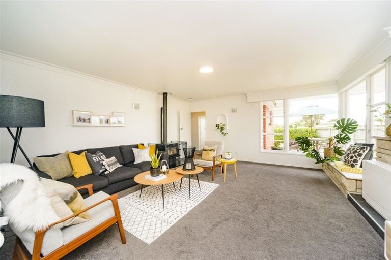 Photo of property in 16 Kapiti Place, Awapuni, Palmerston North, 4412