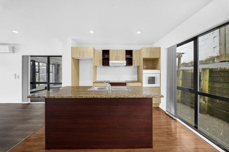 Photo of property in 19 Rakich Place, Henderson, Auckland, 0612