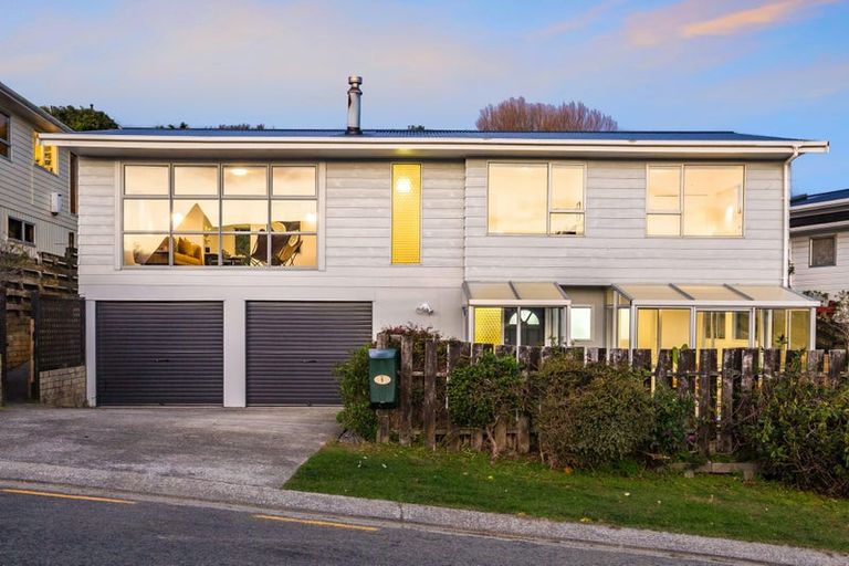 Photo of property in 6 Tregear Place, Camborne, Porirua, 5026