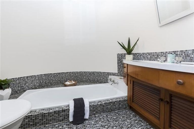 Photo of property in 280 Waimairi Road, Burnside, Christchurch, 8041