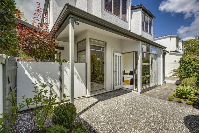 Photo of property in 2/14 Greenwood Road, Havelock North, 4130
