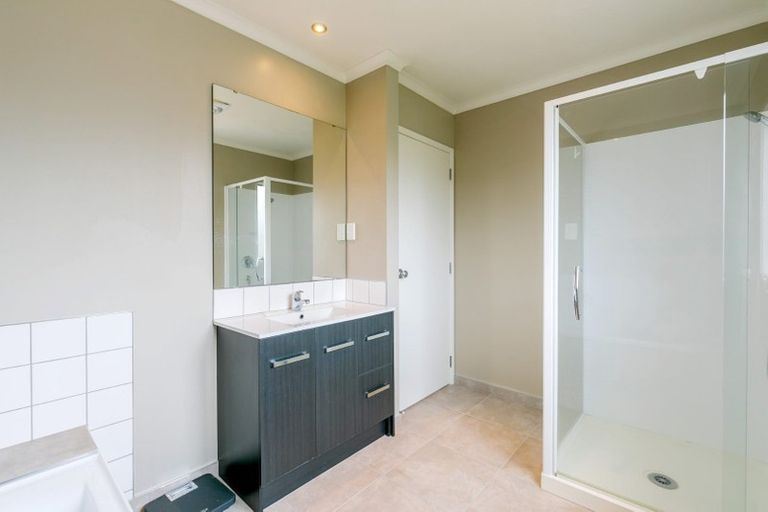 Photo of property in 13 Sonoma Crescent, Oteha, Auckland, 0632