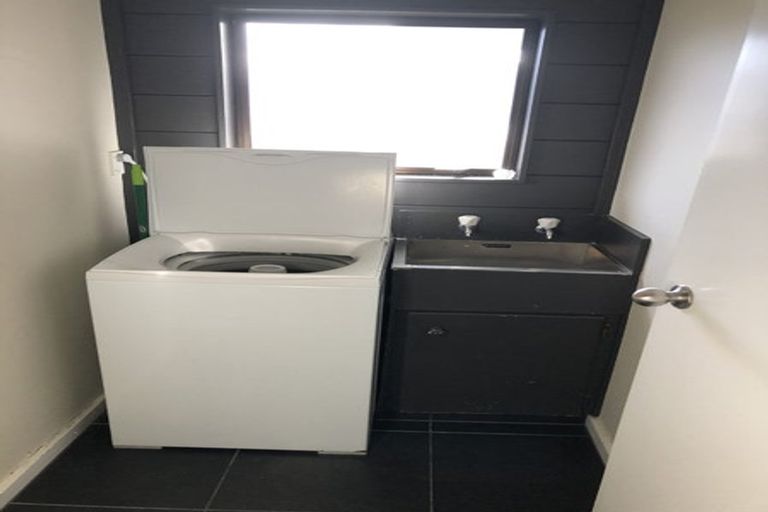 Photo of property in 67 Benmore Avenue, Cloverlea, Palmerston North, 4412