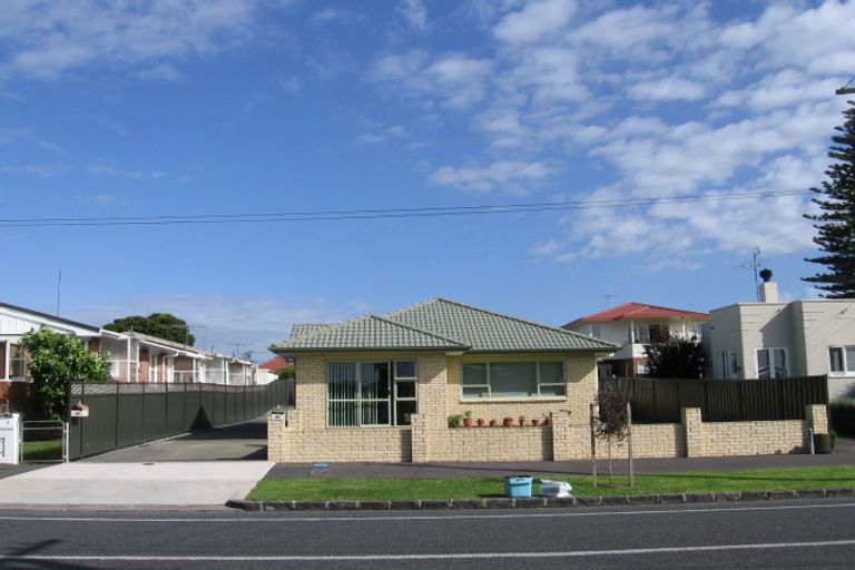Photo of property in 12a Walker Road, Point Chevalier, Auckland, 1022