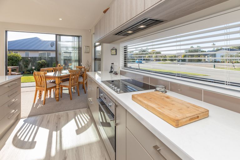 Photo of property in 5 Kestrel Place, Woolston, Christchurch, 8023