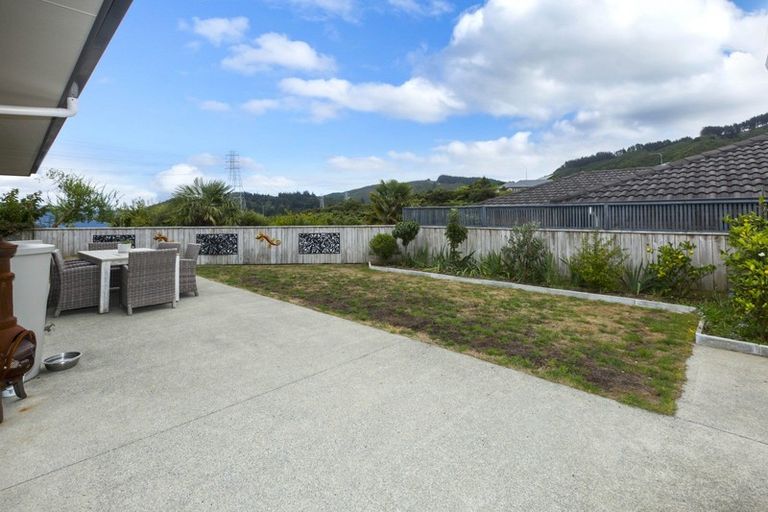 Photo of property in 61 Percy Kinsman Crescent, Riverstone Terraces, Upper Hutt, 5018