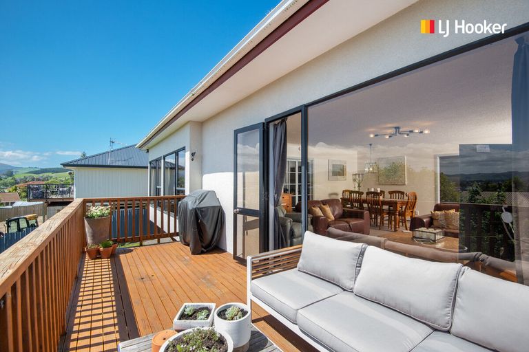 Photo of property in 19 Braeside, Kinmont Park, Mosgiel, 9024