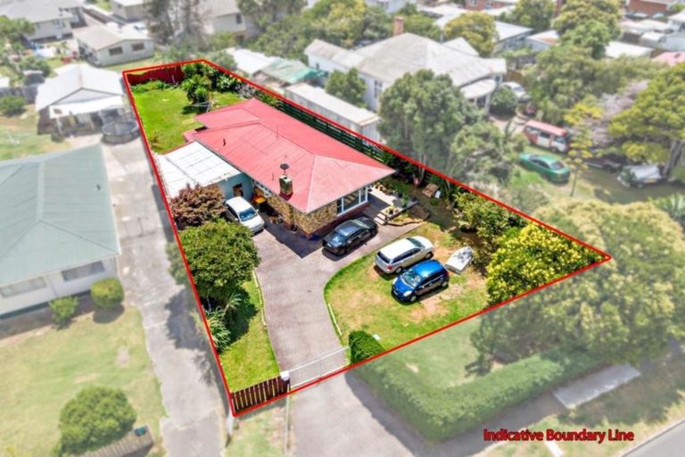 Photo of property in 419 Massey Road, Mangere East, Auckland, 2024