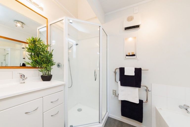 Photo of property in 75a Waterloo Crescent, Hokowhitu, Palmerston North, 4410