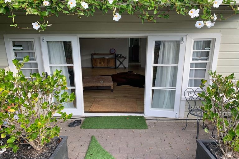 Photo of property in 14 Sackville Street, Fitzroy, New Plymouth, 4312