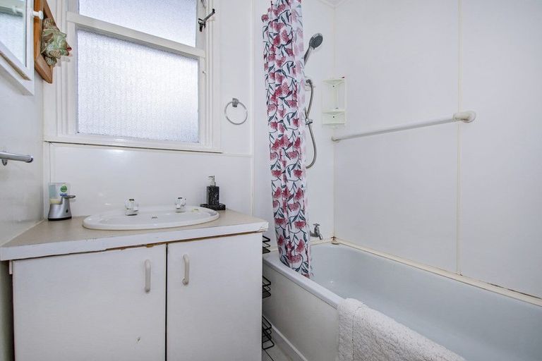 Photo of property in 21 Ngatoto Road, Tinopai, Matakohe, 0593