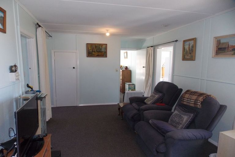 Photo of property in 24 Nuku Street, Tangimoana, 4822