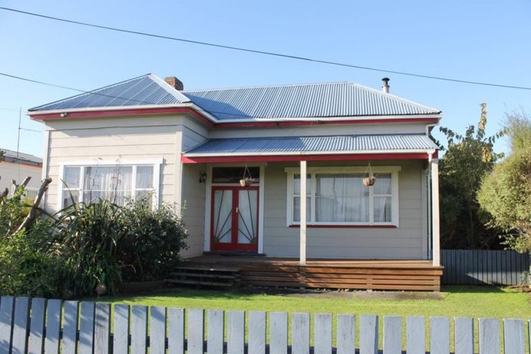 Photo of property in 37 Queen Street, Westport, 7825