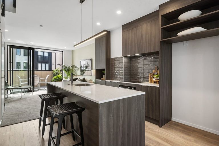 Photo of property in 2/19 Windlass Street, Long Bay, Auckland, 0630