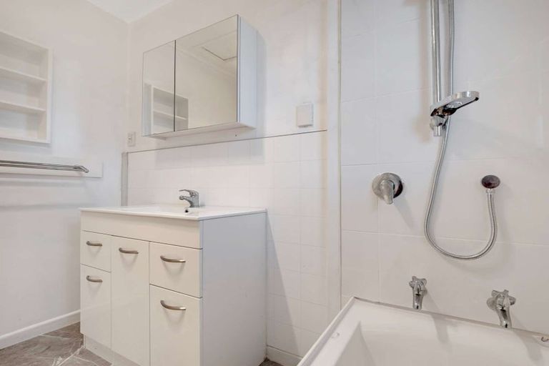 Photo of property in 5 Glenn Street, Castlecliff, Whanganui, 4501