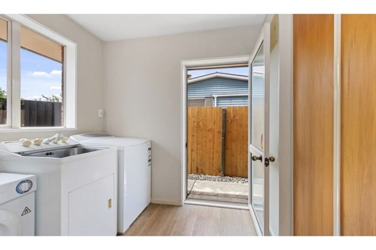 Photo of property in 2/15a Oakhampton Street, Hornby, Christchurch, 8042