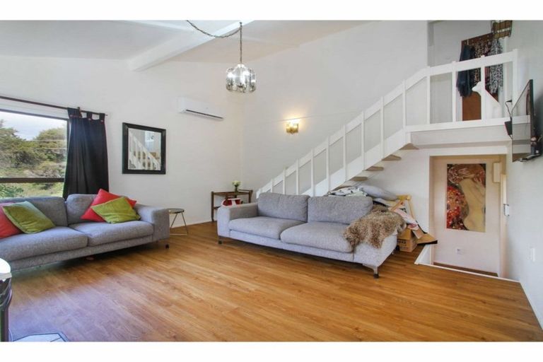 Photo of property in 2/39 Brunton Place, Glenfield, Auckland, 0629