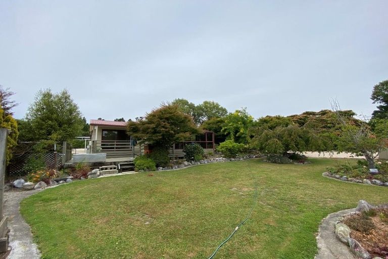 Photo of property in 12 Poplar Lane, Collingwood, 7073