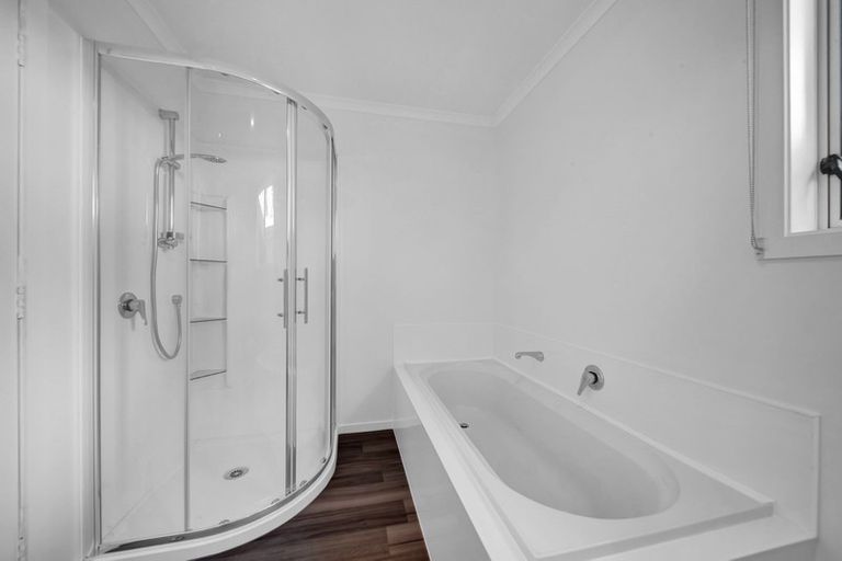 Photo of property in 190a Seaview Road, Westown, New Plymouth, 4310