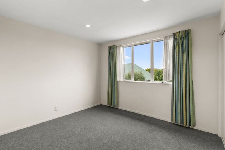 Photo of property in 4 Rosefield Lane, Northcote, Christchurch, 8052