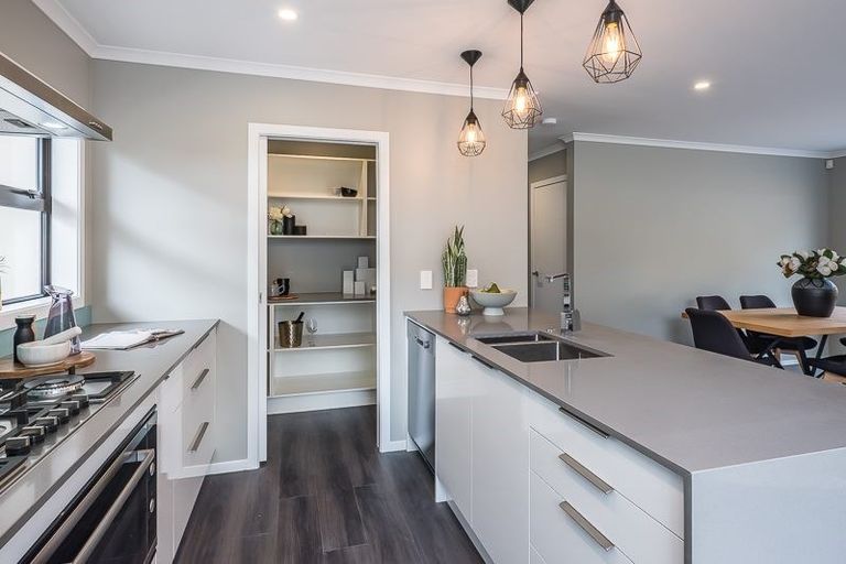 Photo of property in 37a Tiromoana Road, Raumati South, Paraparaumu, 5032