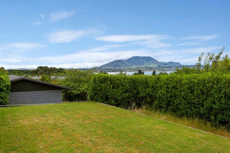 Photo of property in 9 Kinder Street, Acacia Bay, Taupo, 3330