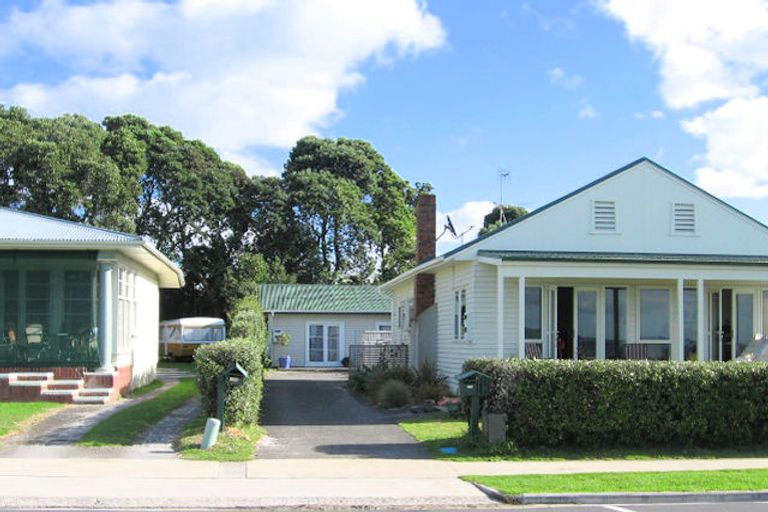 Photo of property in 26a The Esplanade, Eastern Beach, Auckland, 2012