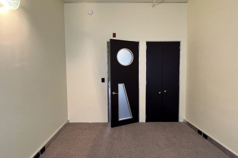 Photo of property in Qba Apartments, 4e/51 Webb Street, Mount Cook, Wellington, 6011