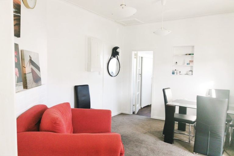 Photo of property in 39a Forrest Hill Road, Milford, Auckland, 0620