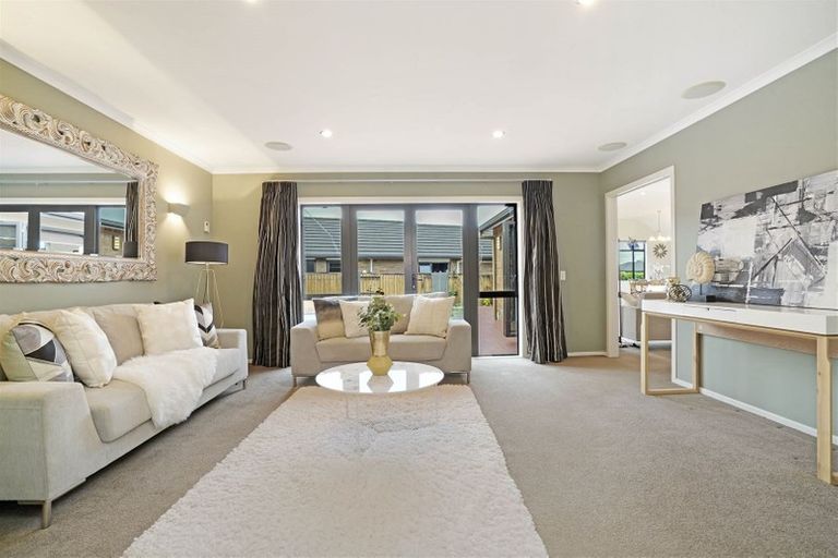 Photo of property in 15 Malbec Place, Rototuna, Hamilton, 3210