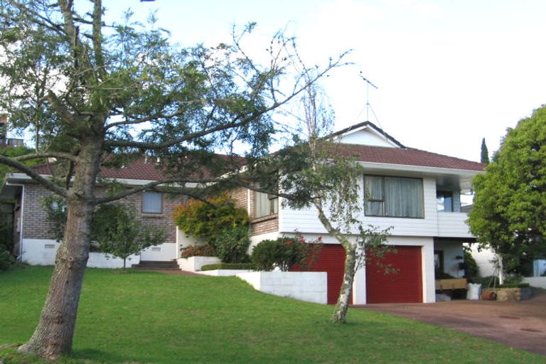 Photo of property in 7 Puawai Place, Northcote, Auckland, 0627