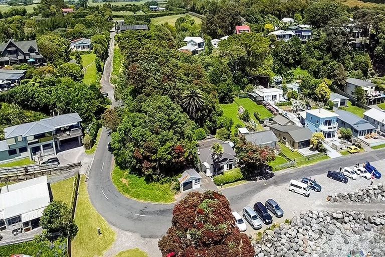 Photo of property in 25-27 Onaero Beach Road, Onaero, Waitara, 4383
