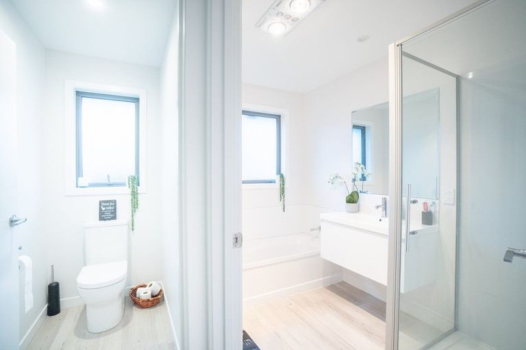 Photo of property in 22 Monaco Grove, Fitzherbert, Palmerston North, 4410