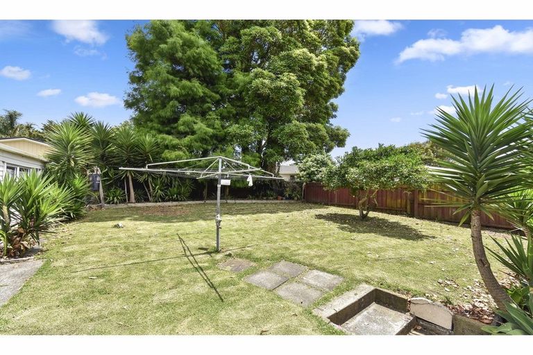 Photo of property in 3 Smedley Street, Manurewa, Auckland, 2102