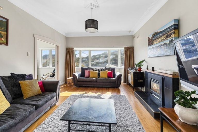 Photo of property in 19 Cavendish Square, Strathmore Park, Wellington, 6022