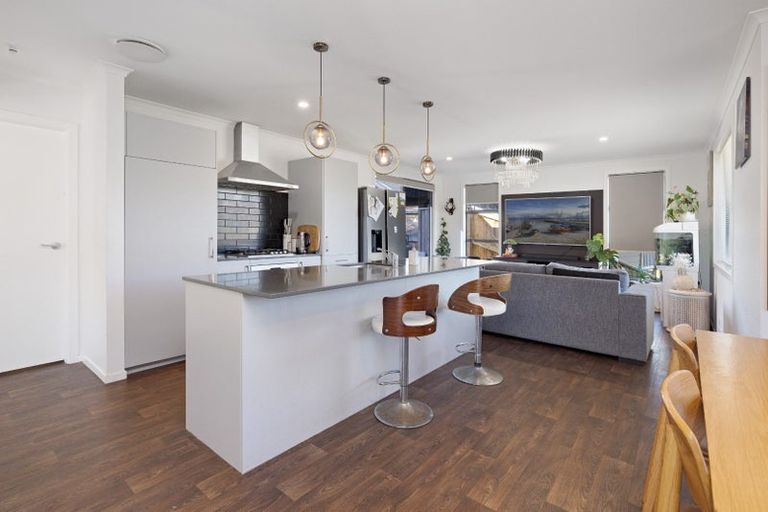 Photo of property in 2 Hauruia Way, Pyes Pa, Tauranga, 3112