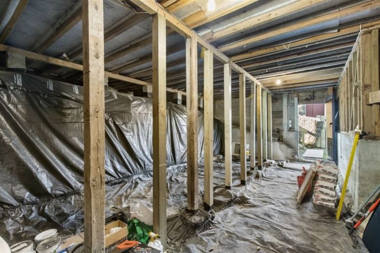 Photo of property in 88 Black Rock Road, Newlands, Wellington, 6037