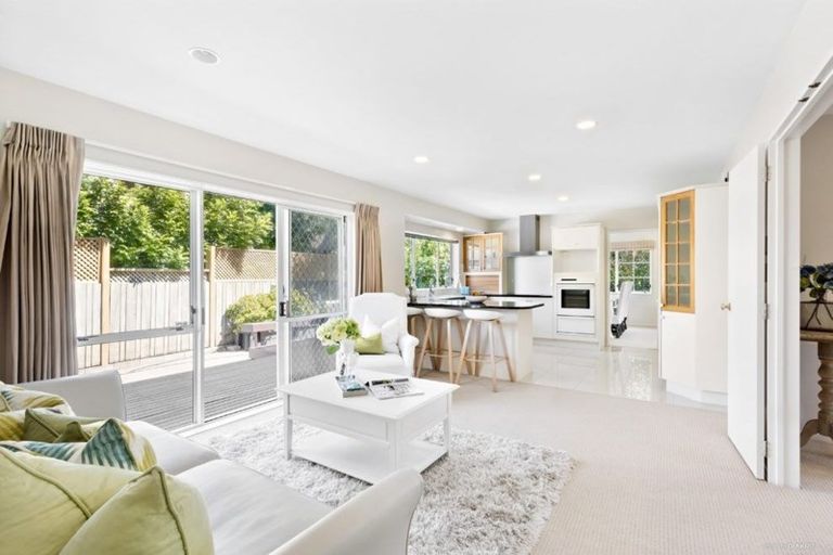 Photo of property in 11 Devon Road, Bucklands Beach, Auckland, 2012