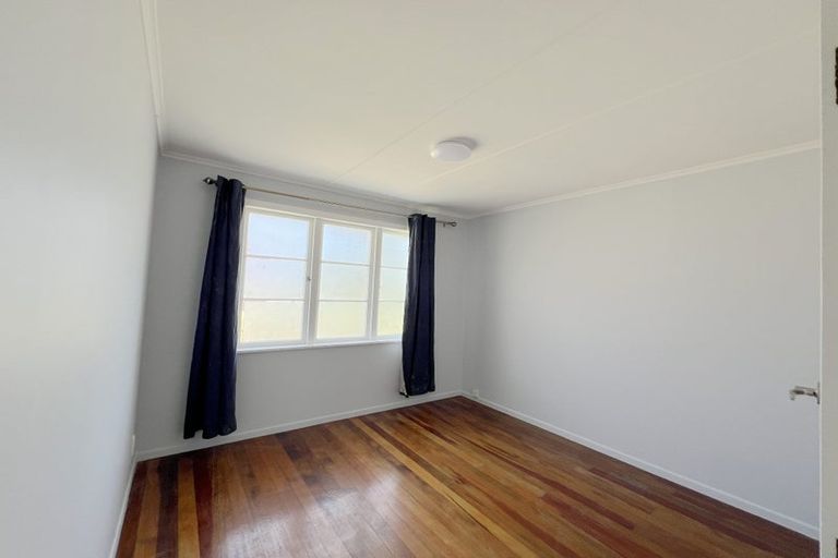 Photo of property in 34 Fairdene Avenue, Henderson, Auckland, 0610