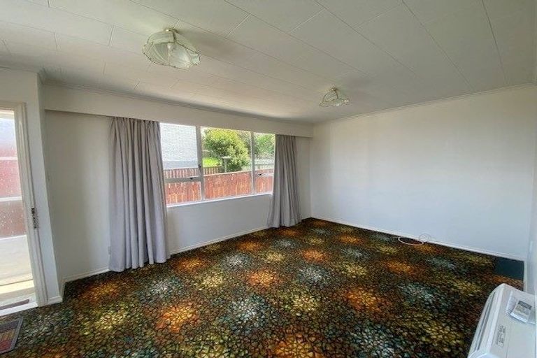 Photo of property in 6b Reese Jones Grove, Maungaraki, Lower Hutt, 5010