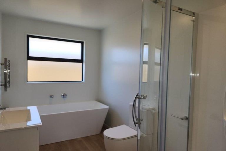 Photo of property in 14 Mehrtens Crescent, Woodend, 7691