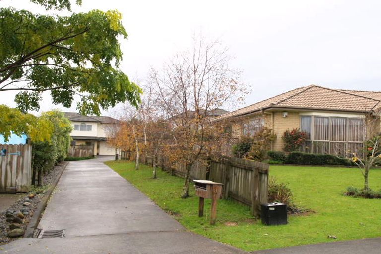 Photo of property in 2/8 Tolben Place, Golflands, Auckland, 2013