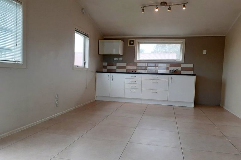 Photo of property in 26 Onewa Road, Northcote Point, Auckland, 0627