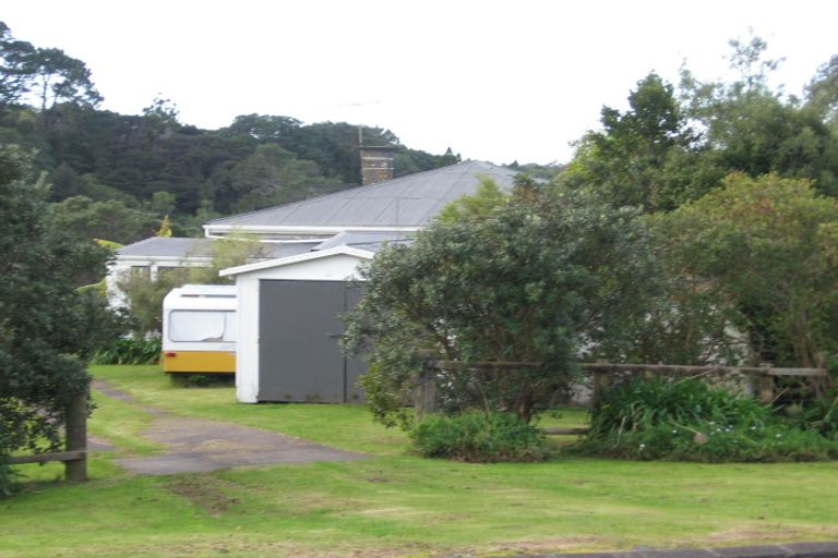 Photo of property in 1 Harbour View Road, Leigh, 0985