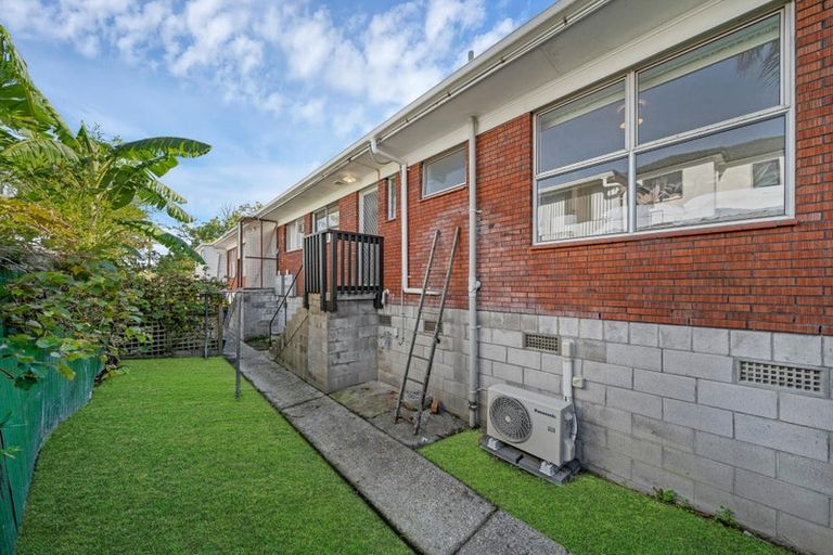 Photo of property in 3/3 Koromiko Street, New Lynn, Auckland, 0600