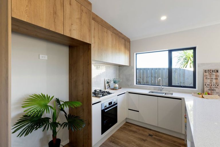 Photo of property in 2/1 Mitcham Avenue, Forest Lake, Hamilton, 3200